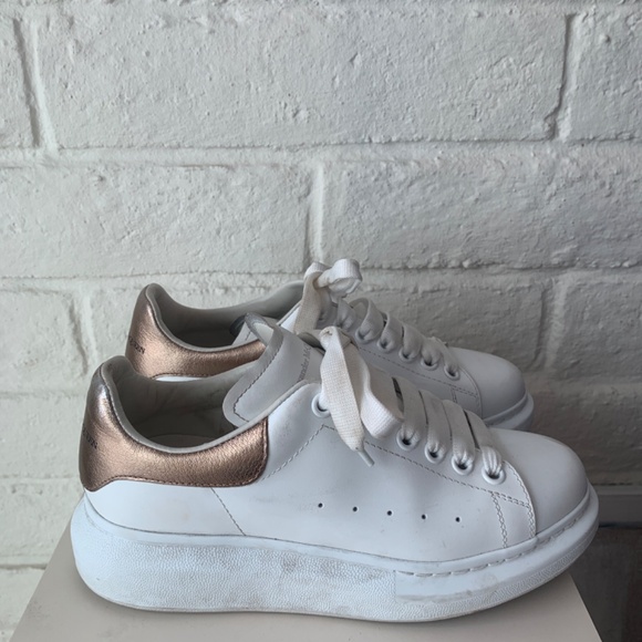 Sneakers - Picture 4 of 7